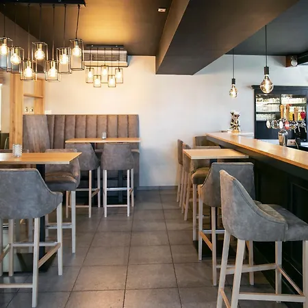 酒店 La Couronne 3*